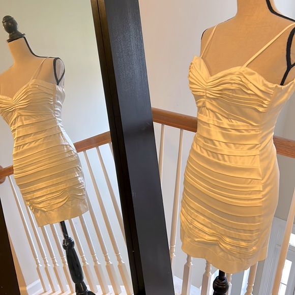 ARDEN B | Cream dress w/ back zipper - Picture 1 of 4